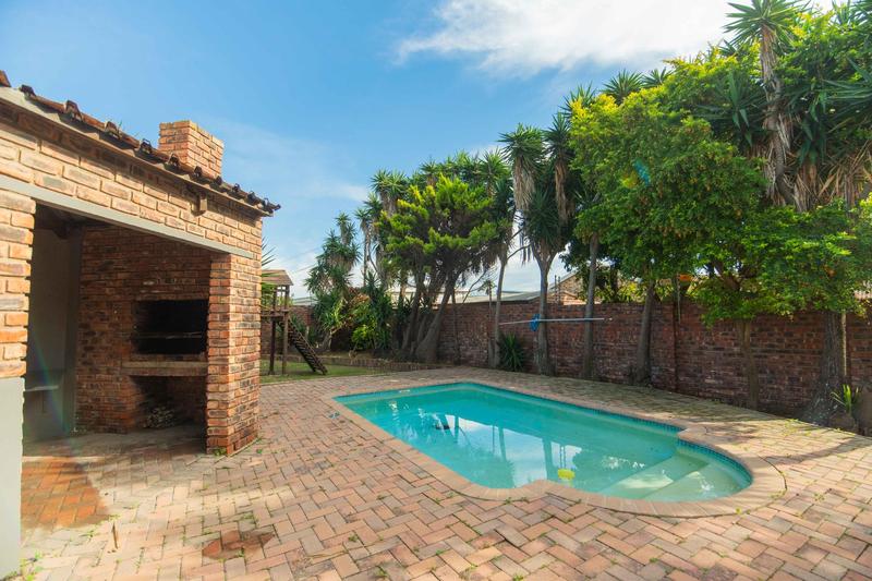 5 Bedroom Property for Sale in Bluewater Bay Eastern Cape